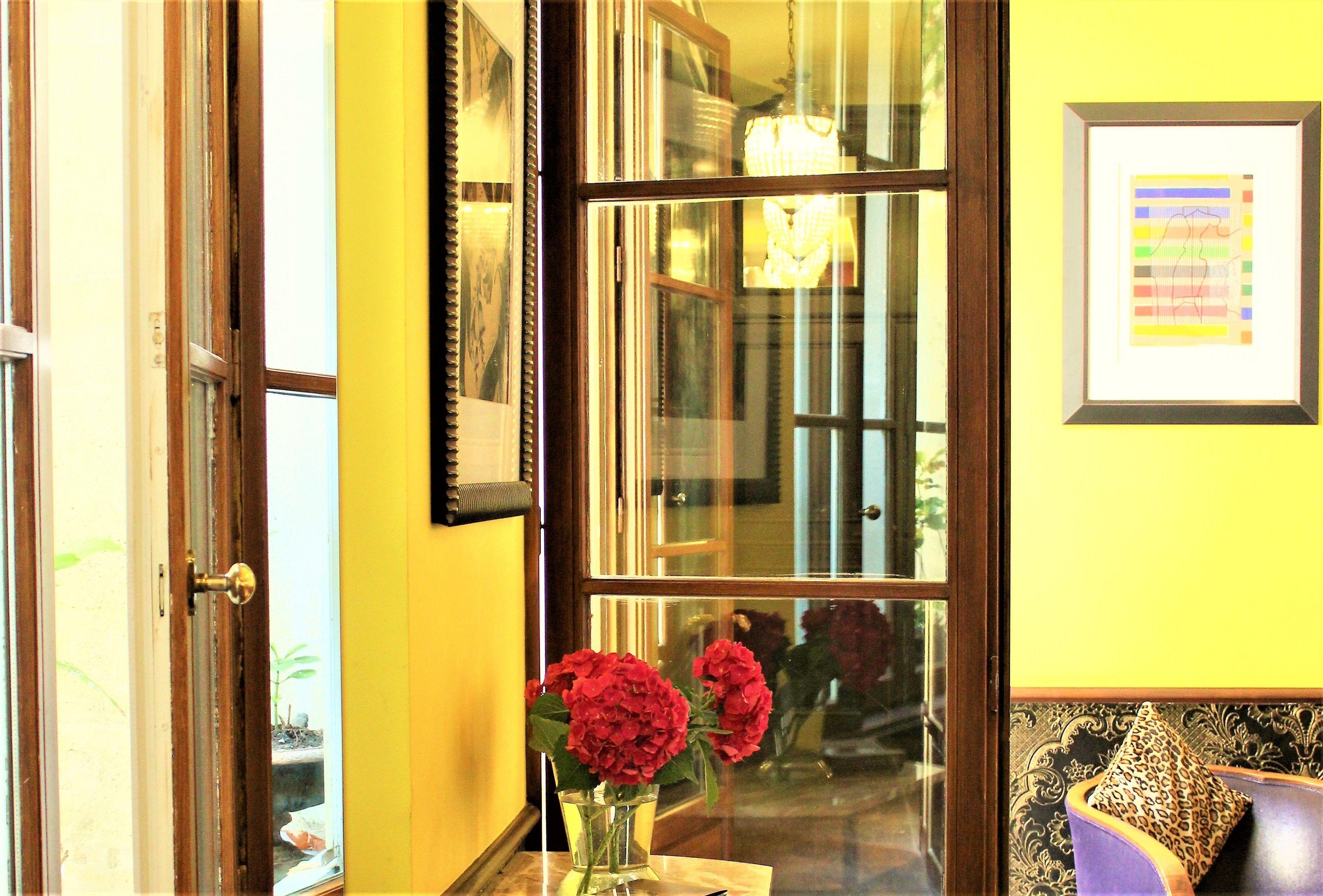 Le Relais Saint Sulpice Hotel 4*